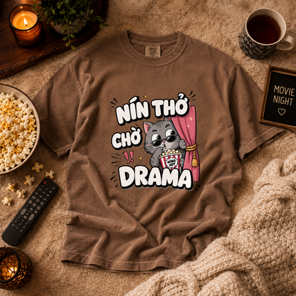 Nín Thở Chờ Drama Vietnamese Funny Cat Graphic Tee – Popcorn Meme Shirt