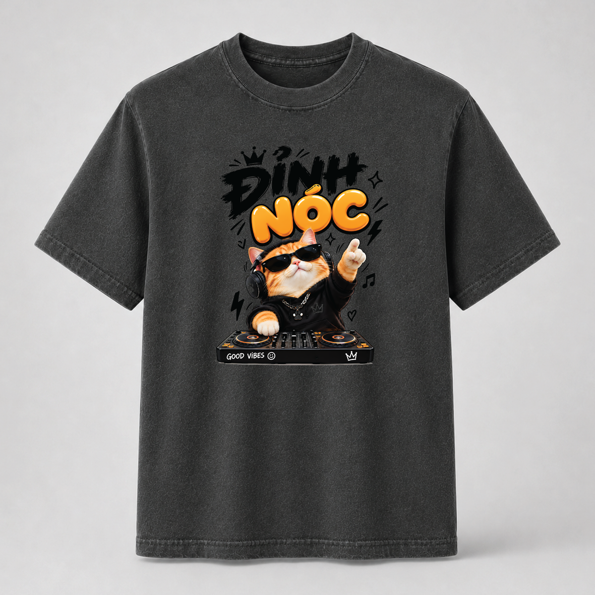 Đỉnh Nóc Retro DJ Cat Vietnamese Graphic Tee