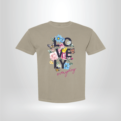 Romantic Floral “LOVE” Tee – Casual Gift for Her