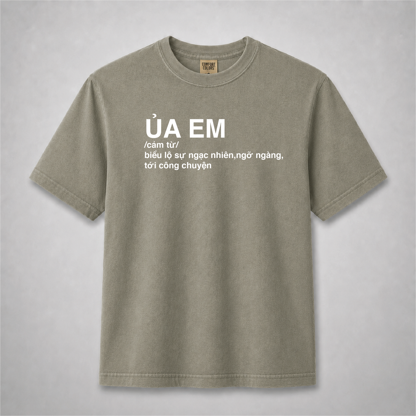 Ủa Em Vietnamese T-Shirt – Funny Vietnamese Slang Graphic Tee